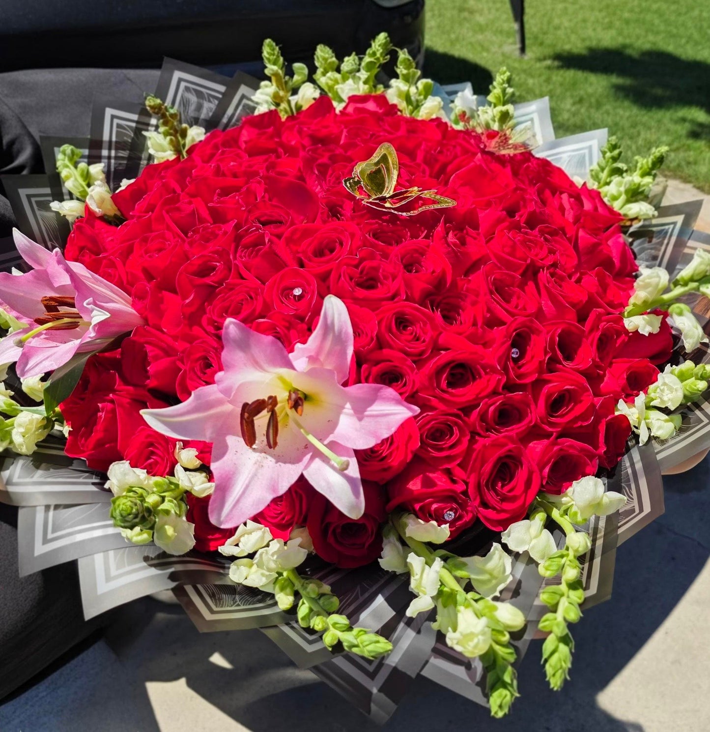 100 Roses & Lilies