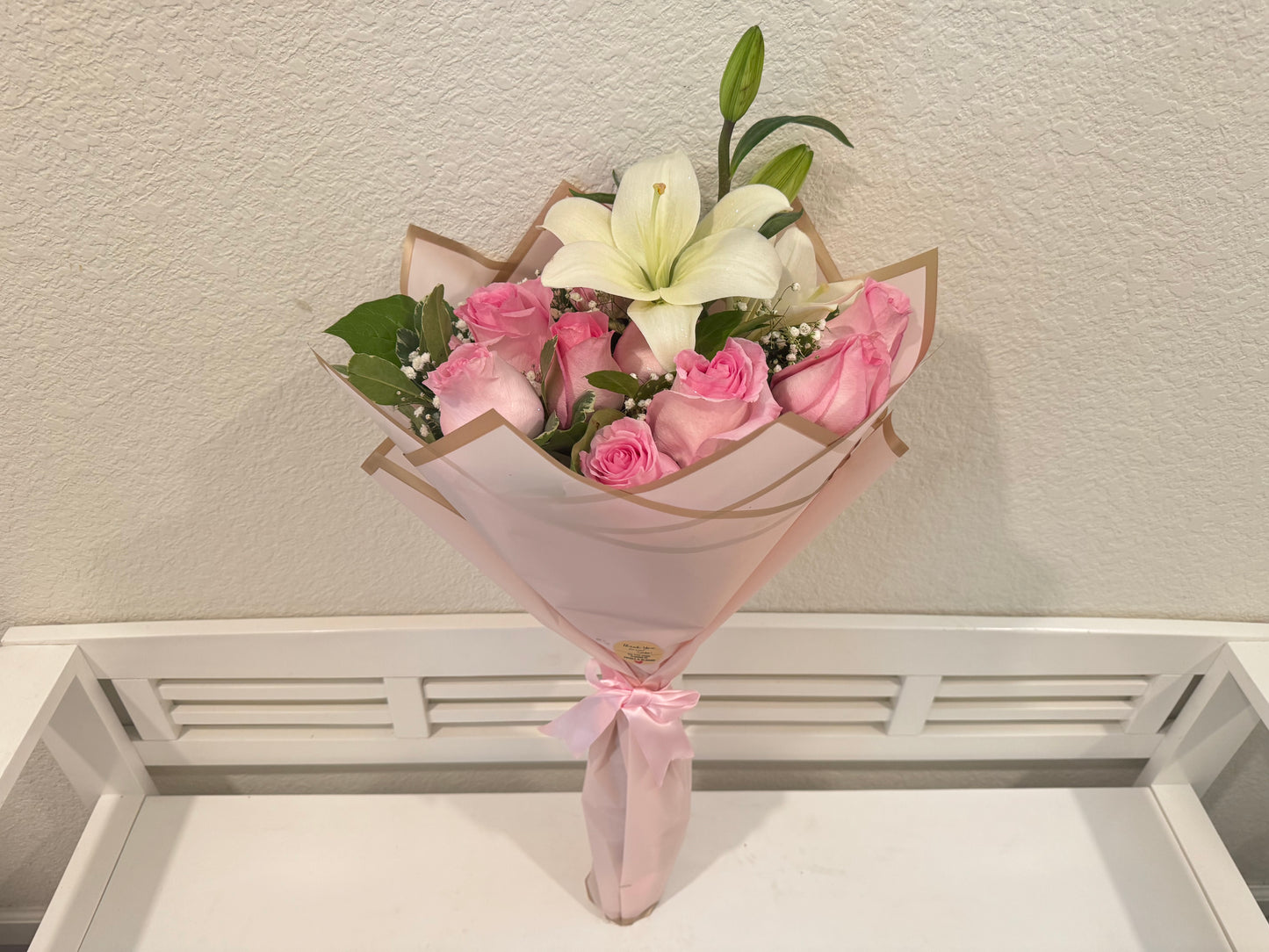 Magnificent pink roses and White lilies